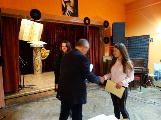 spiewali-i-recytowali-poezje-w-mdk-foto-74061