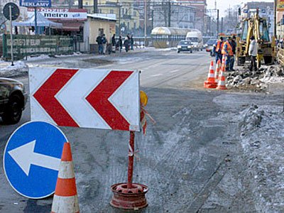 Usuwanie awarii utrudniło na kilka godzin ruch na ulicy Wincentego Pola.