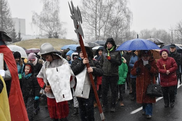 sniezna-droga-krzyzowa-foto-74115