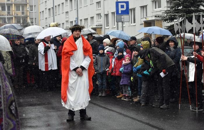 sniezna-droga-krzyzowa-foto-74115