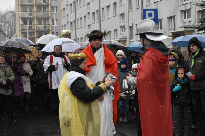 sniezna-droga-krzyzowa-foto-74115
