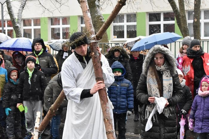 sniezna-droga-krzyzowa-foto-74115