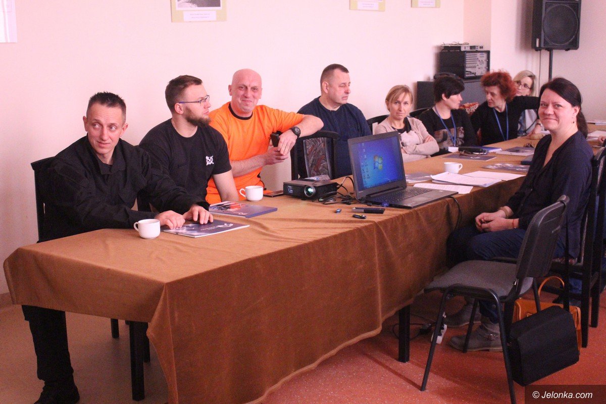 bezpieczni-w-suzbie-i-w-pracy-po-szkoleniu-w-mops-foto-74188