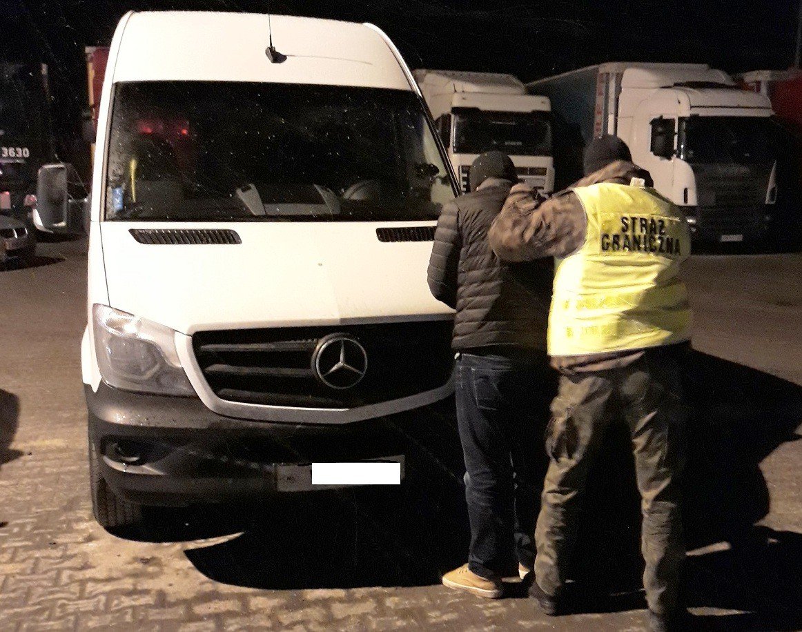 straznicy-graniczni-odzyskali-skradzione-auto-foto-74209