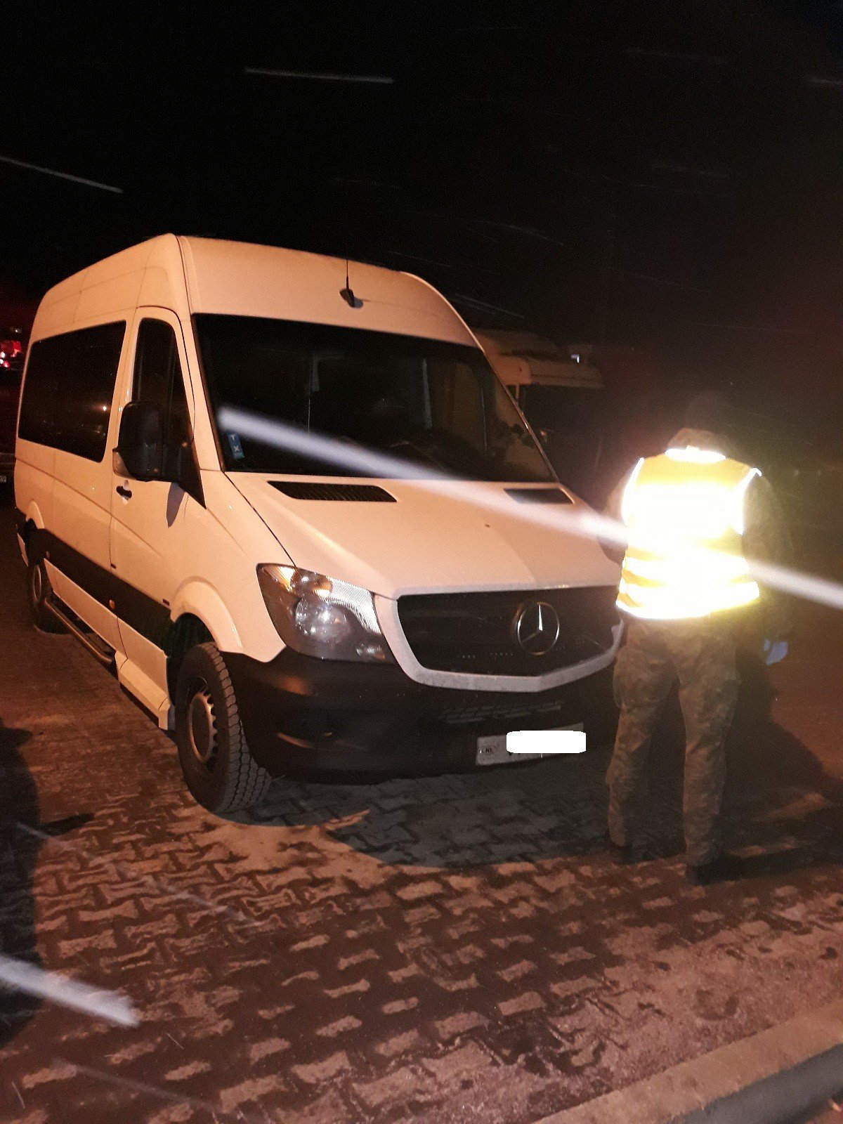 straznicy-graniczni-odzyskali-skradzione-auto-foto-74209