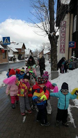 przedszkolaki-z-karpacza-pozegnay-zime-foto-74228