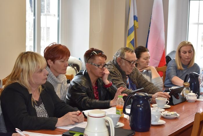 kurator-nadal-za-dwiema-szkoami-w-piechowicachfoto-74233