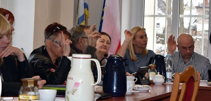 kurator-nadal-za-dwiema-szkoami-w-piechowicachfoto-74233