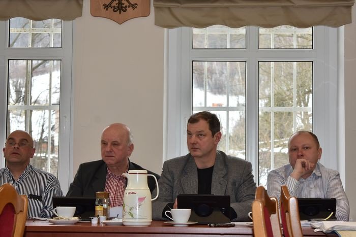 kurator-nadal-za-dwiema-szkoami-w-piechowicachfoto-74233