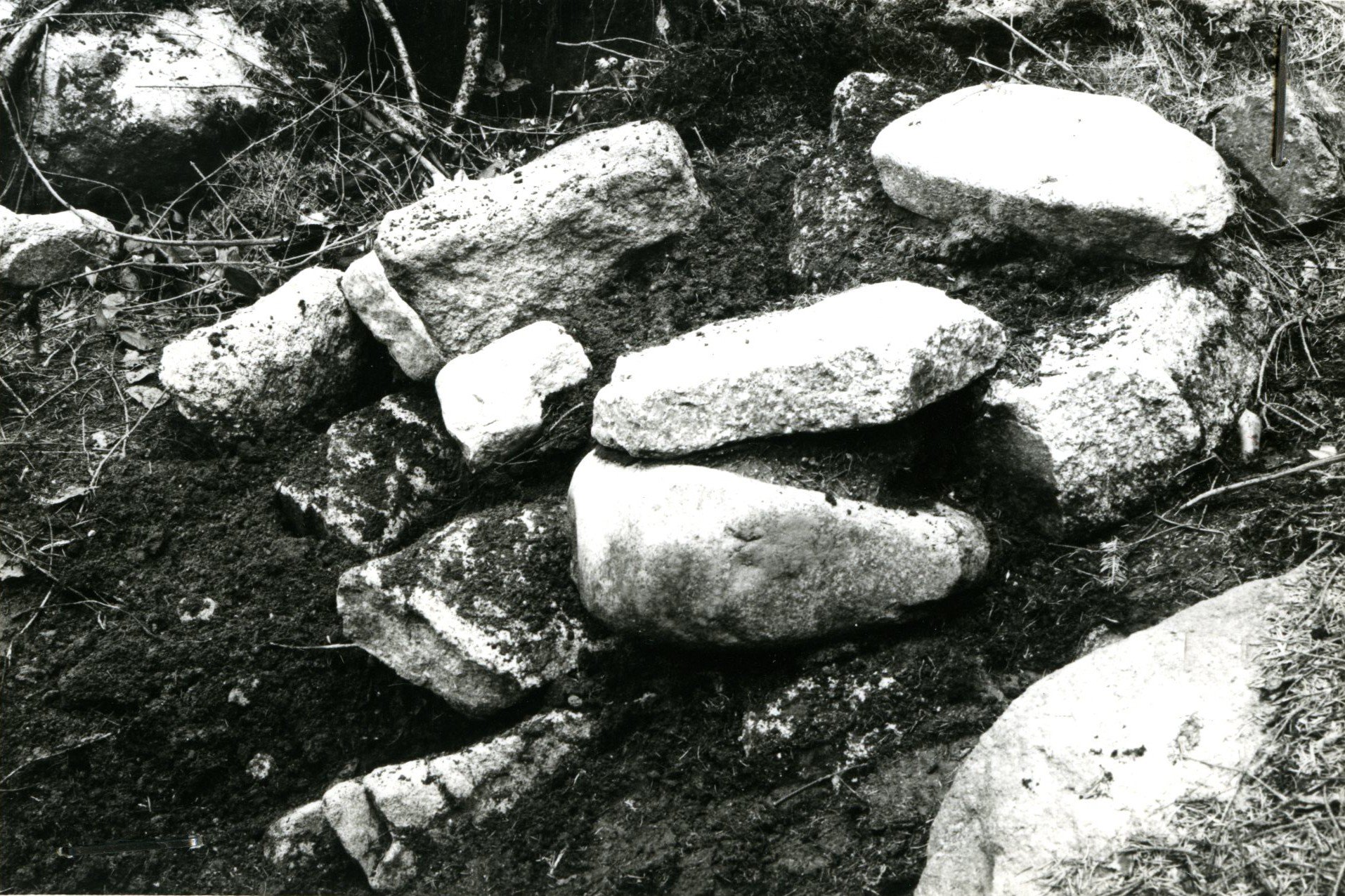 Kamienny kopczyk graniczny