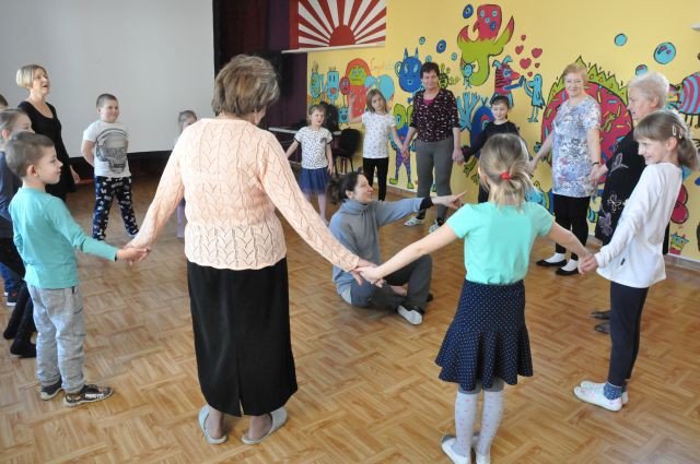 tance-w-kregu-w-przystani-tworczej-foto-74315