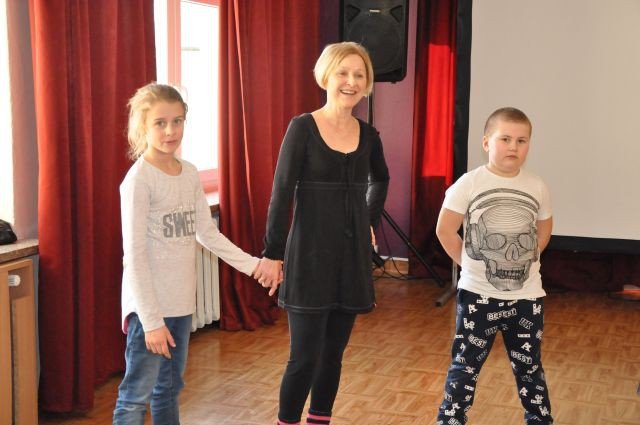 tance-w-kregu-w-przystani-tworczej-foto-74315