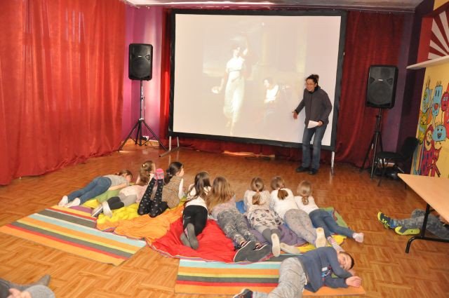 tance-w-kregu-w-przystani-tworczej-foto-74315