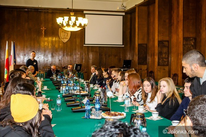 interact-w-suzbie-pokojuspotkanie-modych-foto-74354
