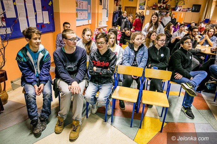interact-w-suzbie-pokojuspotkanie-modych-foto-74354