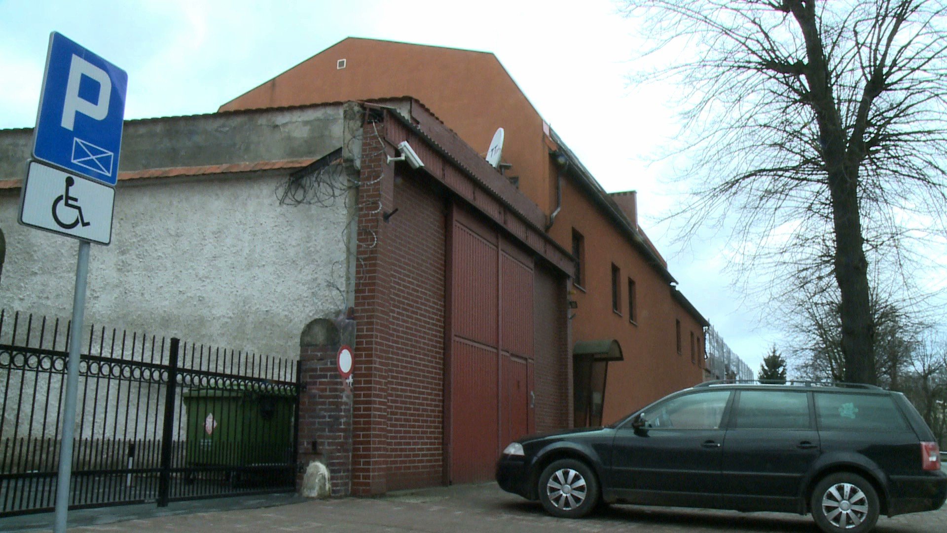 w-areszcie-przybyo-pracownikow-i-osadzonych-foto-74382