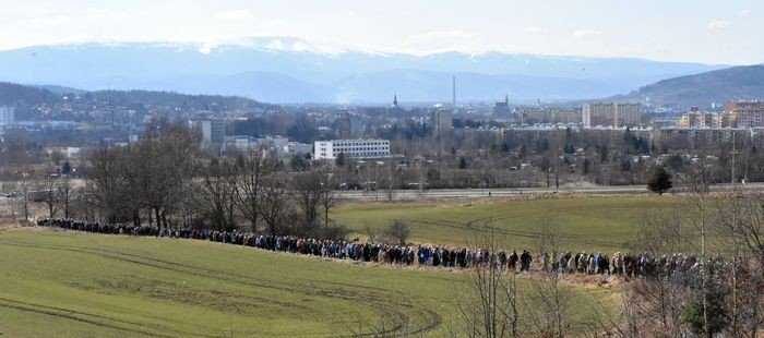 wierni-z-zabobrza-przeszli-droga-krzyzowa-foto-74386