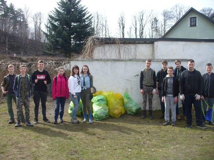 uczniowie-wspieraja-akcje-ratujmy-bobr-foto-74493