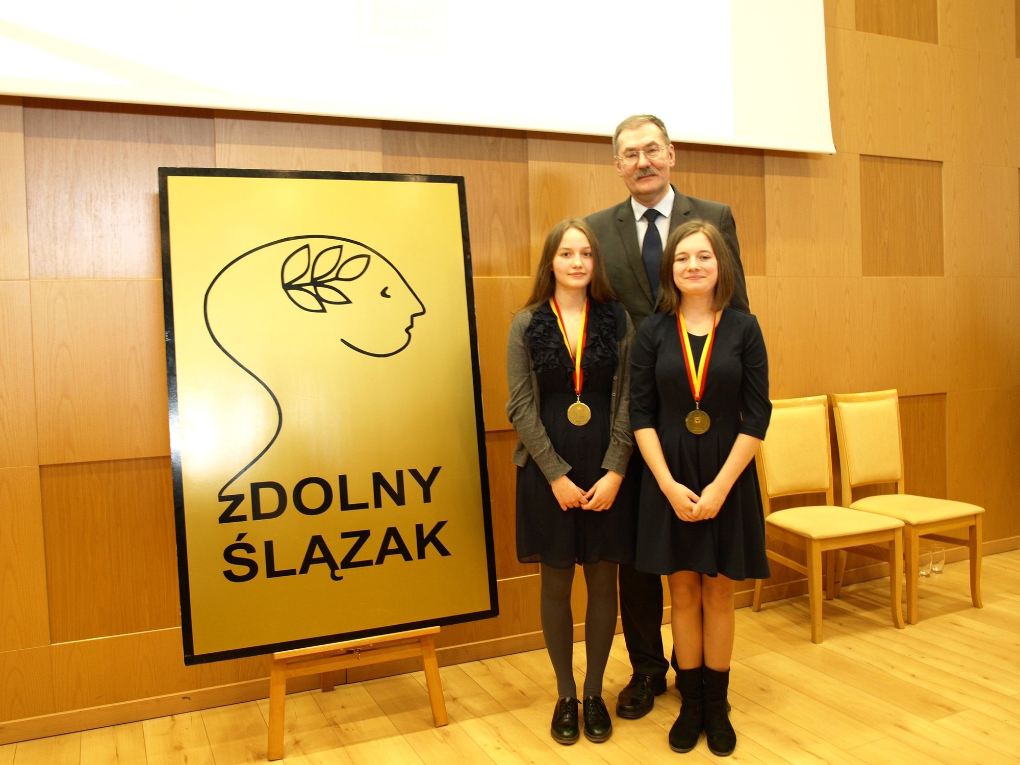 gimnazjalistki-z-zeroma-w-gronie-najlepszych-na-dolnym-slasku-foto-74511