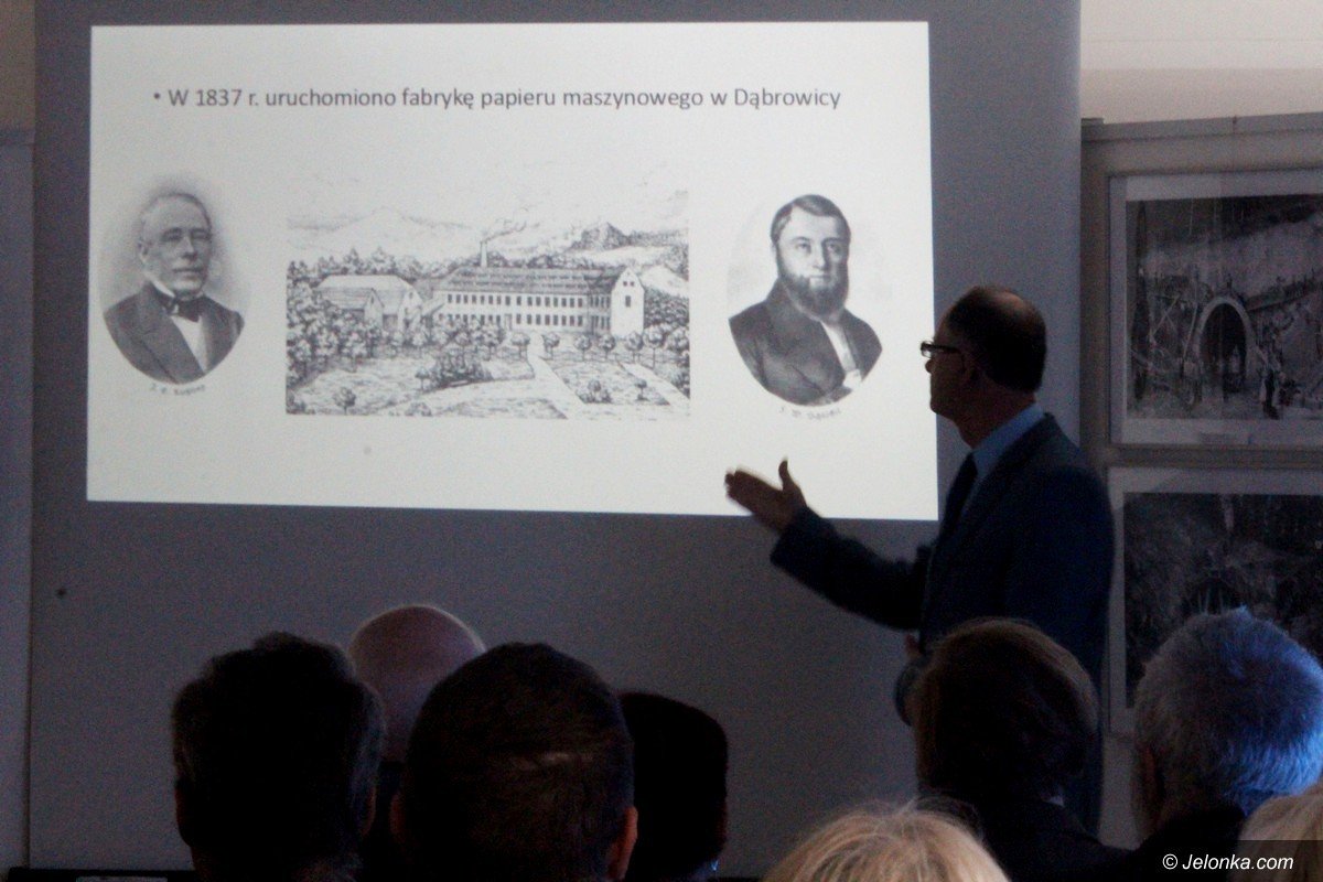spore-zainteresowanie-historia-papiernictwa-foto-74534