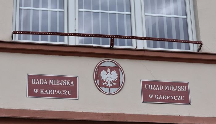 eusugi-wkraczaja-do-magistratu-w-karpaczu-74543