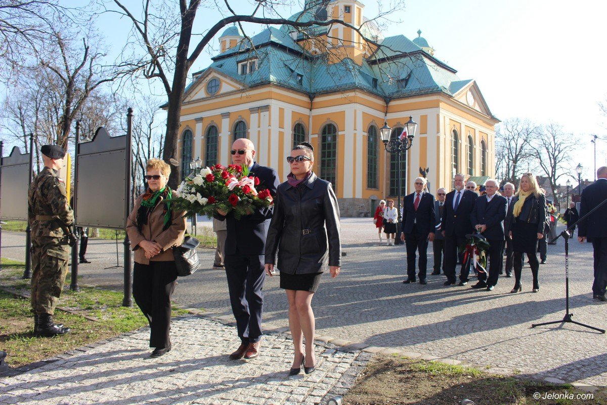 o-841-uczcili-pamiec-ofiar-katastrofy-smolenskiej-foto-74549