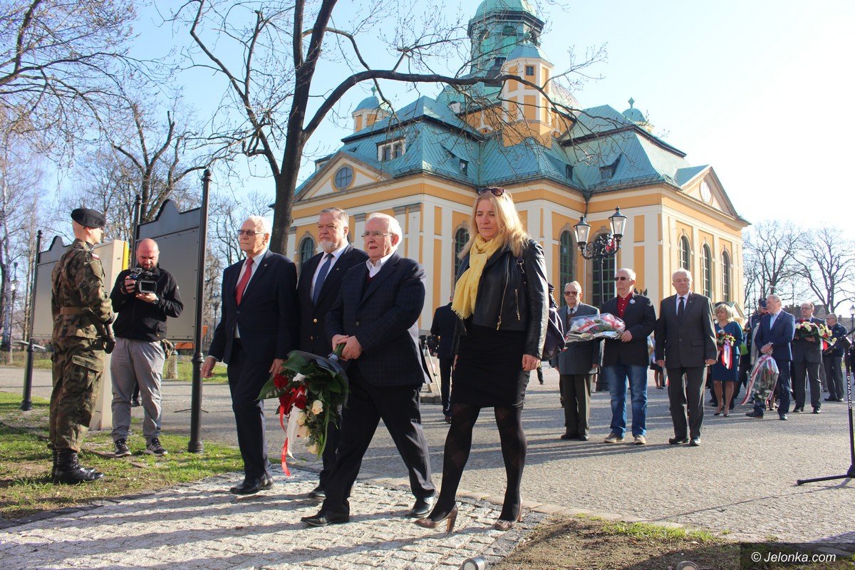 o-841-uczcili-pamiec-ofiar-katastrofy-smolenskiej-foto-74549