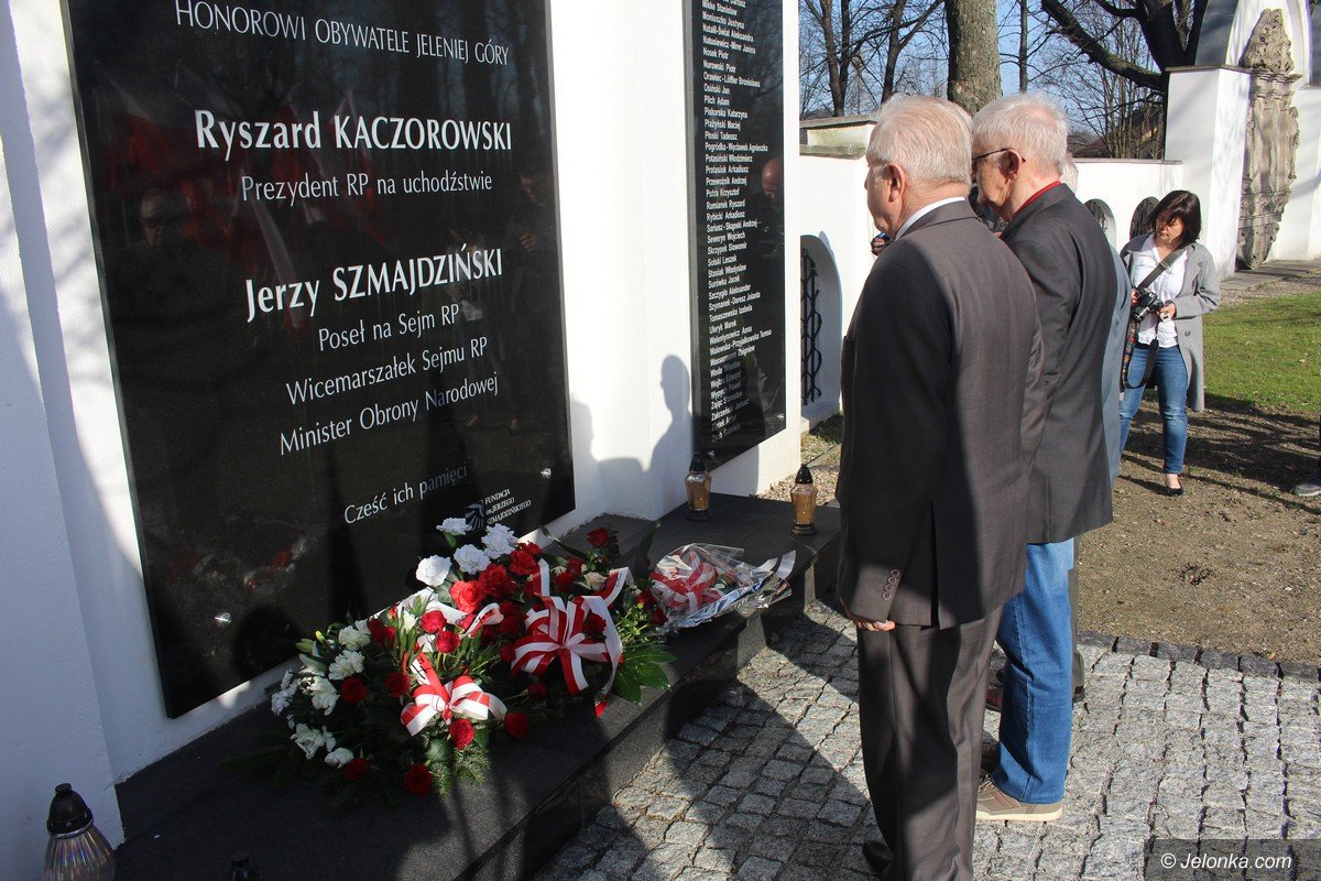 o-841-uczcili-pamiec-ofiar-katastrofy-smolenskiej-foto-74549