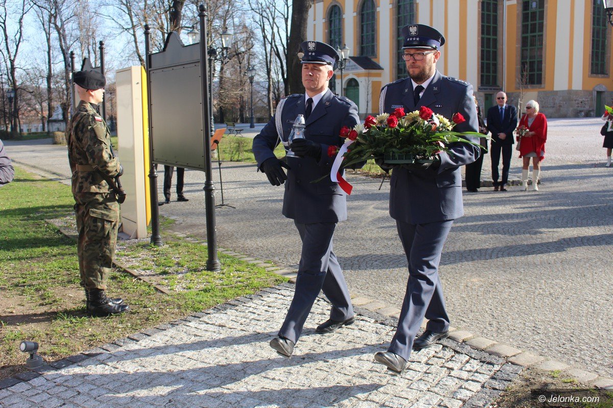 o-841-uczcili-pamiec-ofiar-katastrofy-smolenskiej-foto-74549