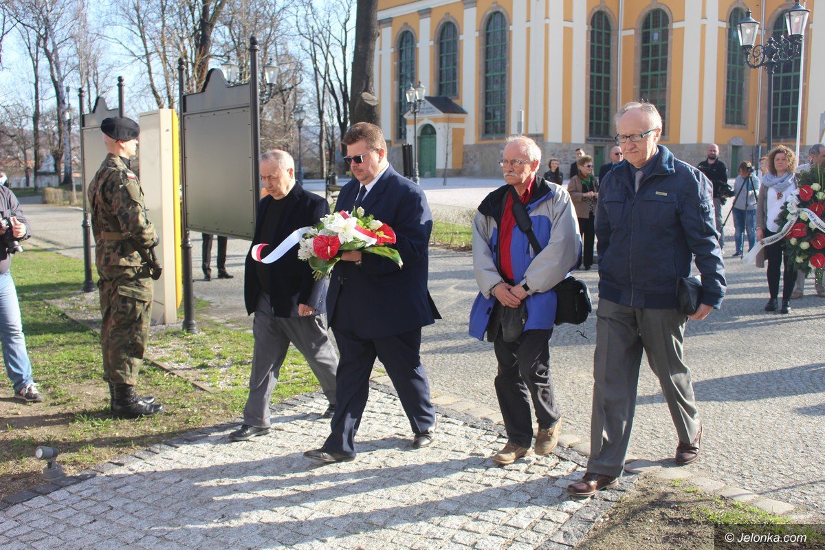 o-841-uczcili-pamiec-ofiar-katastrofy-smolenskiej-foto-74549