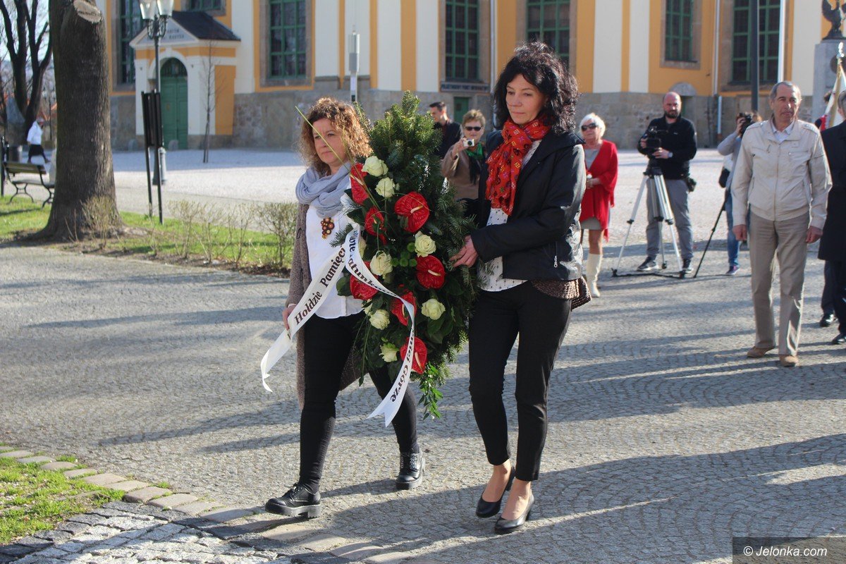 o-841-uczcili-pamiec-ofiar-katastrofy-smolenskiej-foto-74549