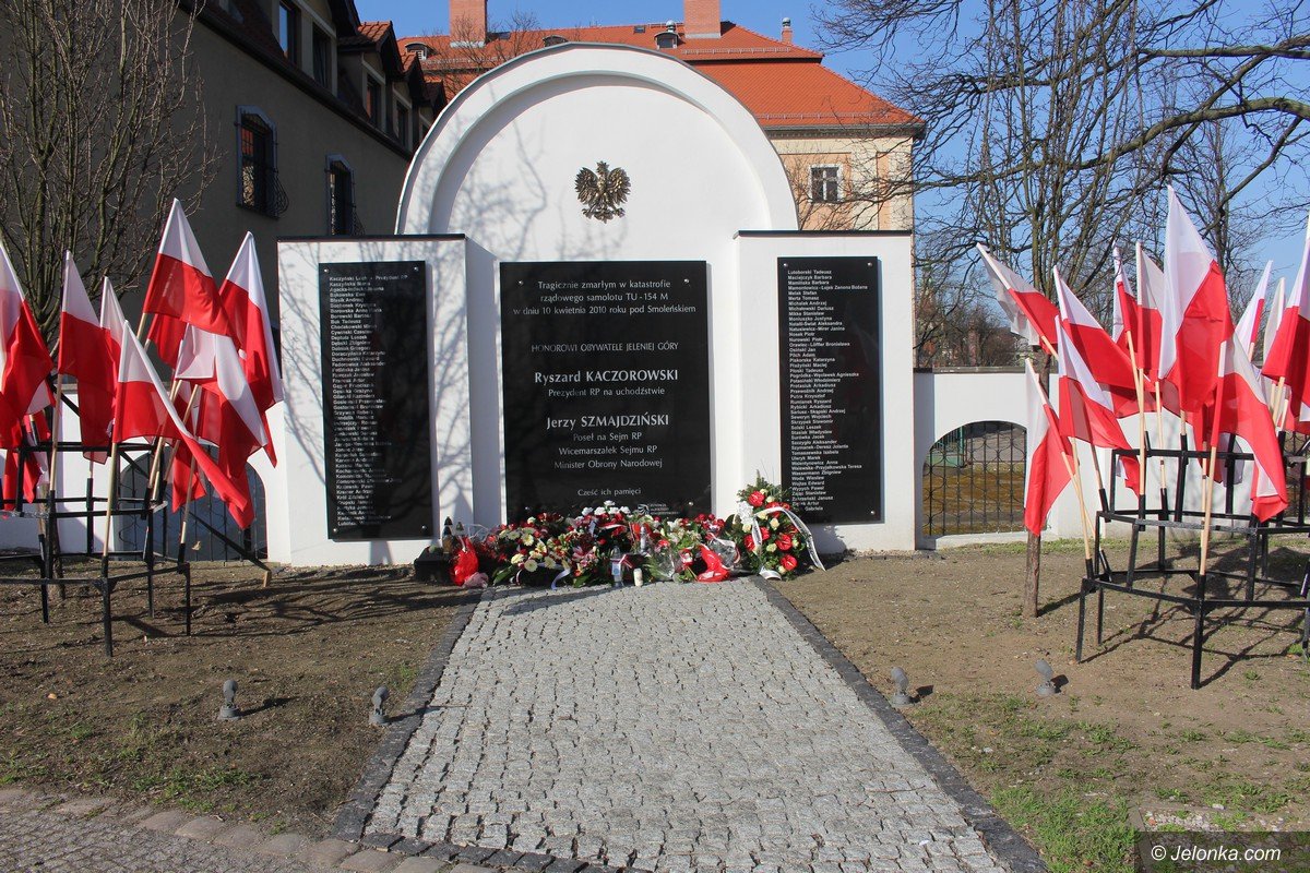 o-841-uczcili-pamiec-ofiar-katastrofy-smolenskiej-foto-74549
