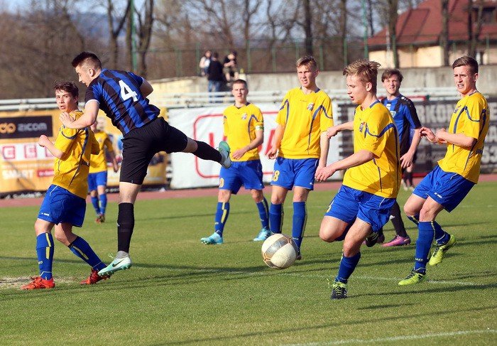 juniorzy-starsi-nie-zwalniaja-tempa-foto-74592