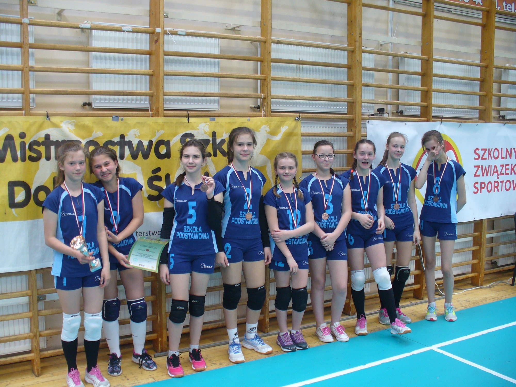 janowickie-siatkarki-brazowymi-medalistkami-mds-74656