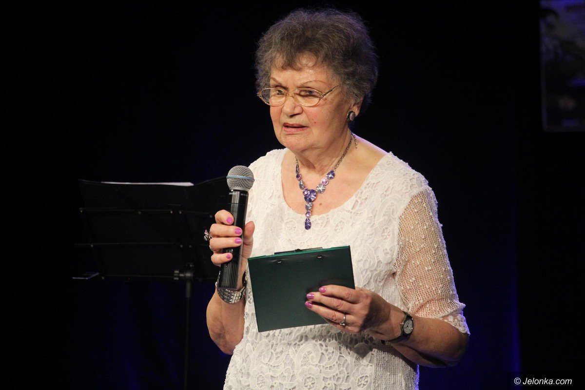 rozspiewani-seniorzy-wystapili-w-jck-foto-74725