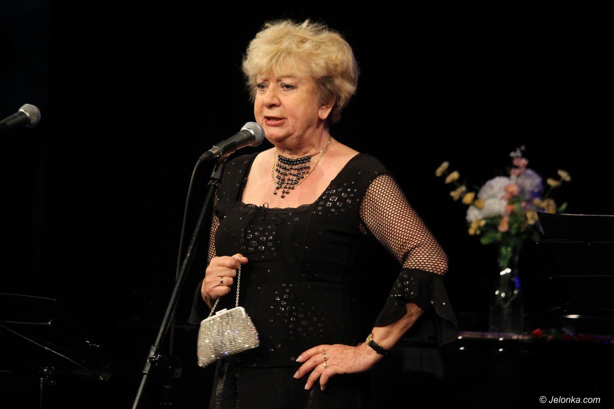 rozspiewani-seniorzy-wystapili-w-jck-foto-74725