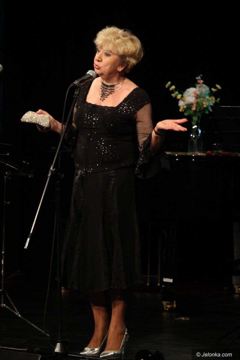 rozspiewani-seniorzy-wystapili-w-jck-foto-74725
