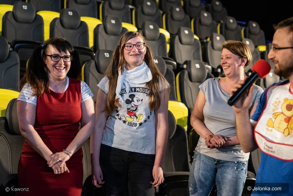 w-kinie-kobiet-powrot-do-dziecinstwa-foto-74728