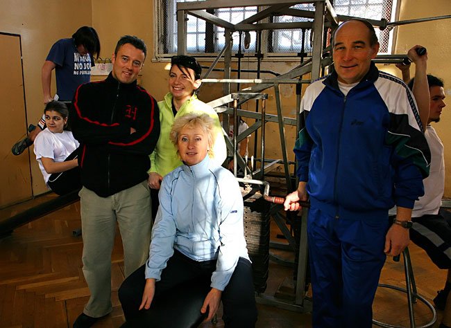 Roman Zieliński, Katarzyna Maciąg, Jolanta Wojciechowska i Andrzej Szerszeń zapraszają na zajęcia sportowe podczas ferii.