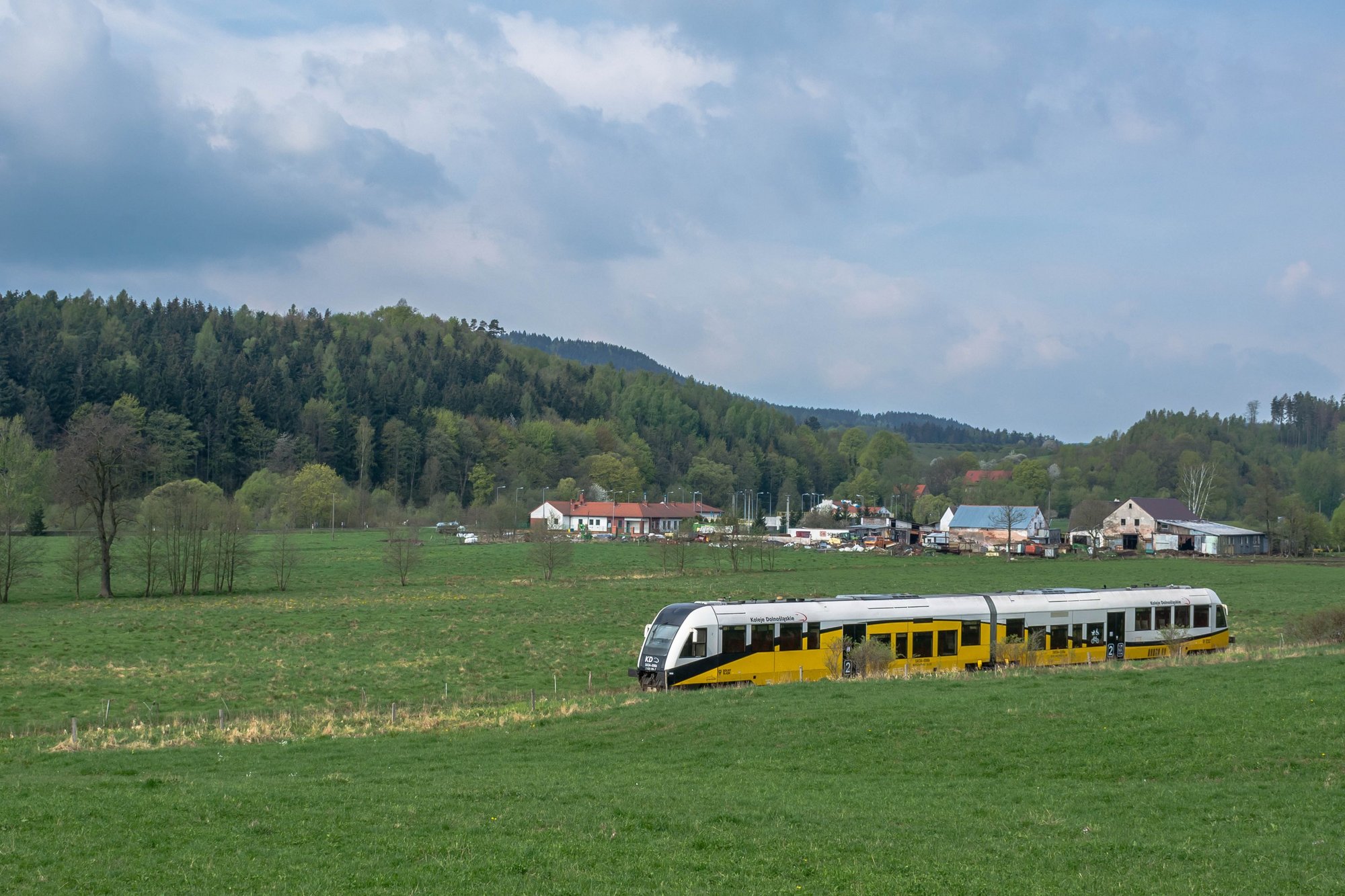 koleje-dolnoslaskie-pojada-do-skalnego-miasta-foto-74811