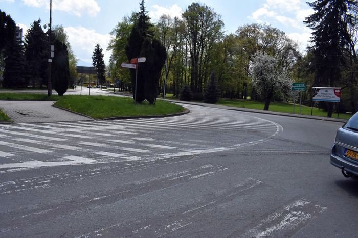 czytelniczka-chaos-na-rondzie-przy-termach-foto-74813