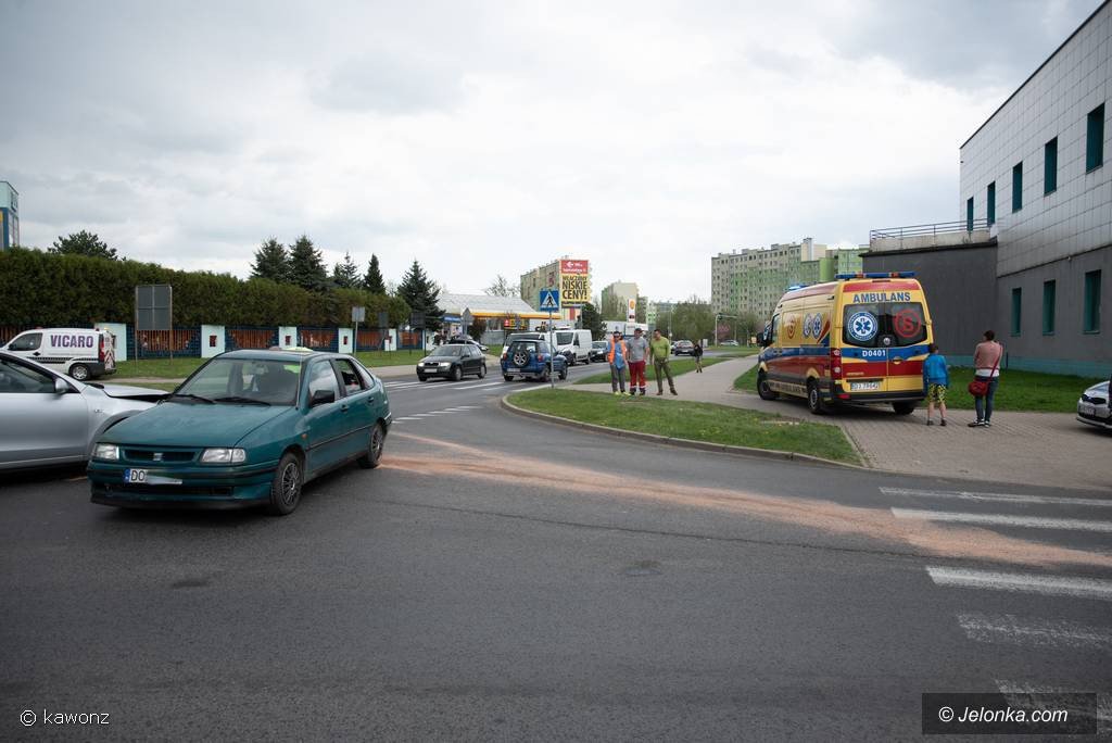 kolizja-obok-jeleniogorskiego-zusu-foto-74818