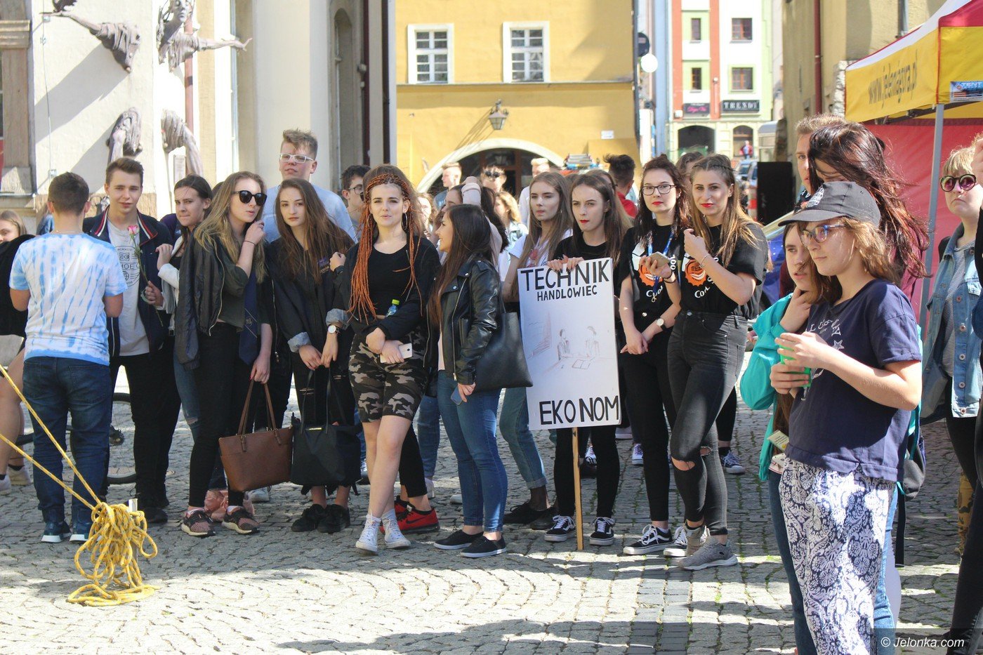 prezentowali-swoje-talenty-i-oferte-szko-foto-74838