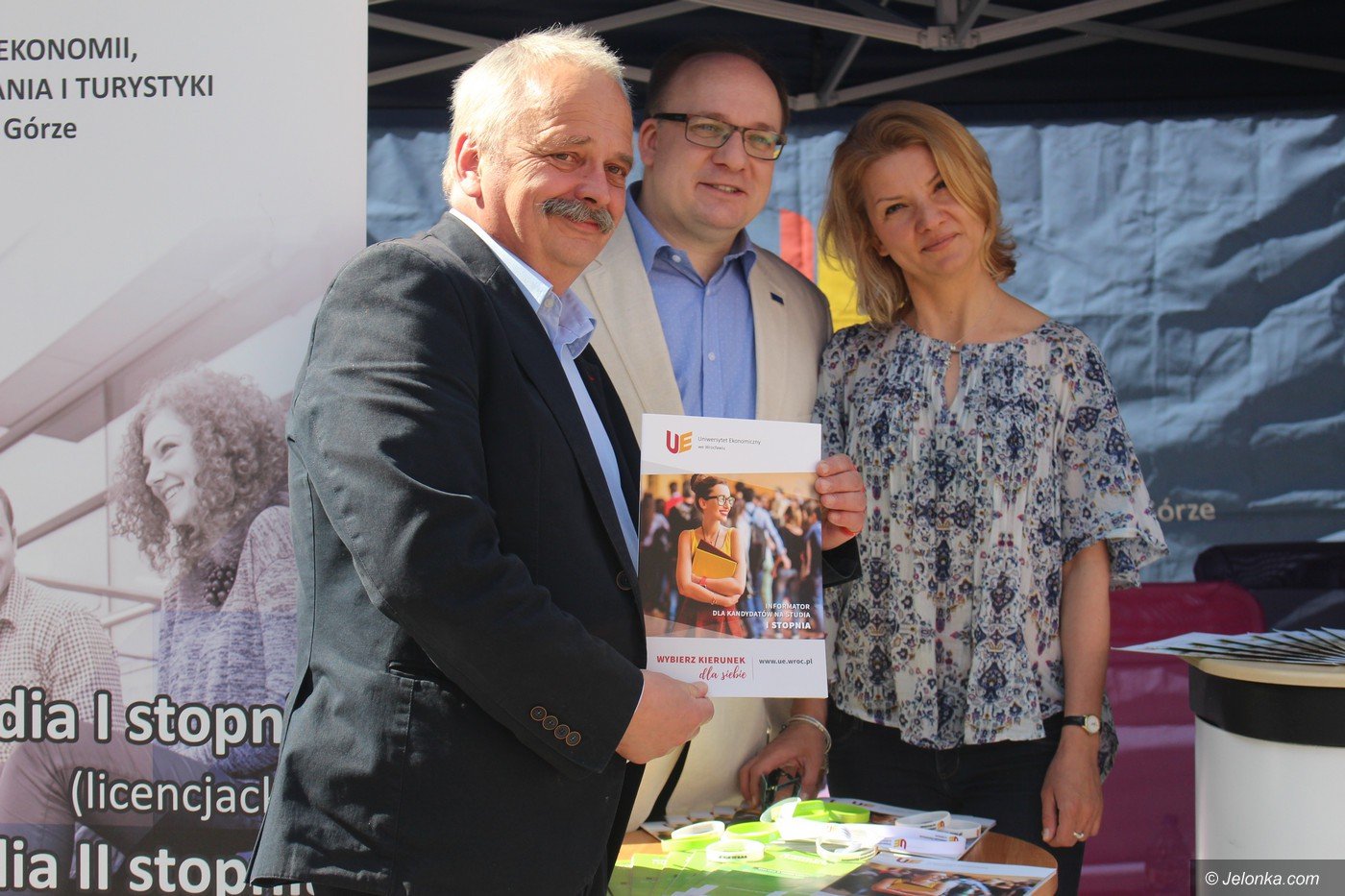 prezentowali-swoje-talenty-i-oferte-szko-foto-74838