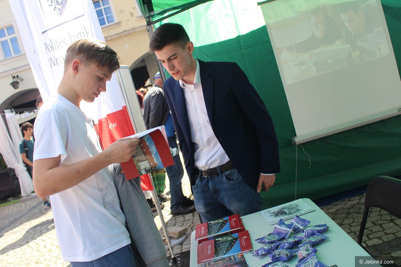 prezentowali-swoje-talenty-i-oferte-szko-foto-74838