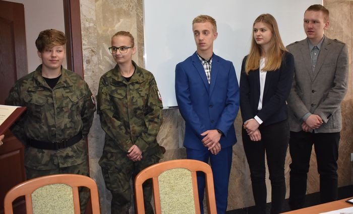 zota-kartka-od-radnych-dla-zarzadu-powiatu-foto-74840