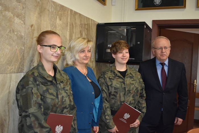 zota-kartka-od-radnych-dla-zarzadu-powiatu-foto-74840