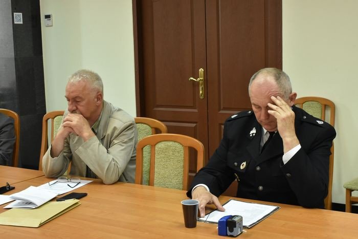 zota-kartka-od-radnych-dla-zarzadu-powiatu-foto-74840