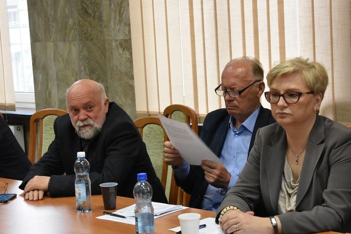 zota-kartka-od-radnych-dla-zarzadu-powiatu-foto-74840