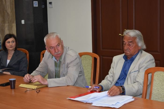 zota-kartka-od-radnych-dla-zarzadu-powiatu-foto-74840